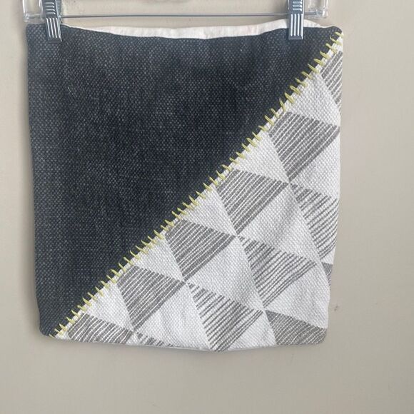 Wonderful Colorblock Bed Pillow Cover - Picture 2 of 8